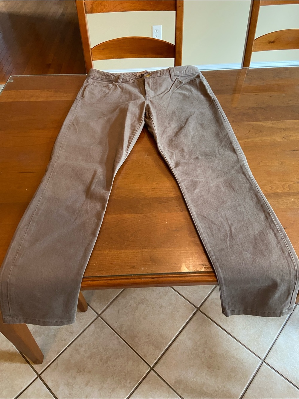 Banana Republic Women’s 98% Cotton Olive Jeans. Size 10
